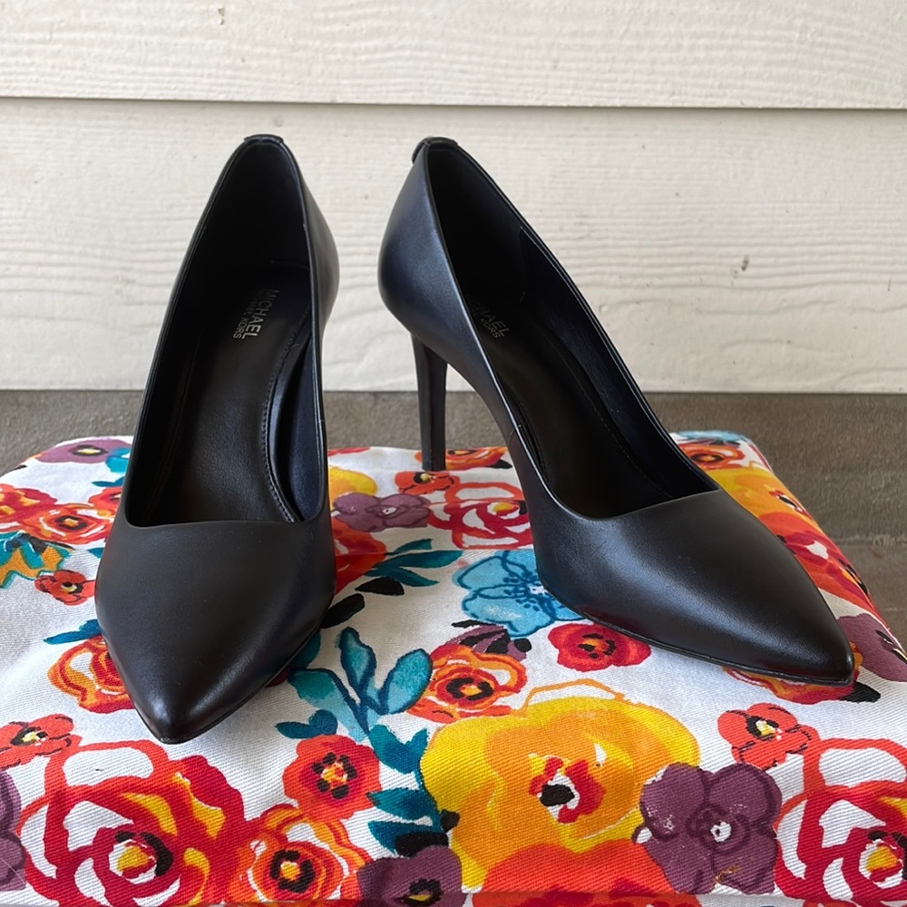 Michael Kors Dorothy Flex Pumps